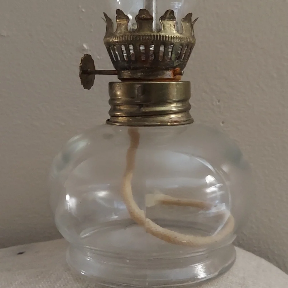 8 inch Lamplight Farms #2 Oil Lamp Clear Glass Ball Made In Italy